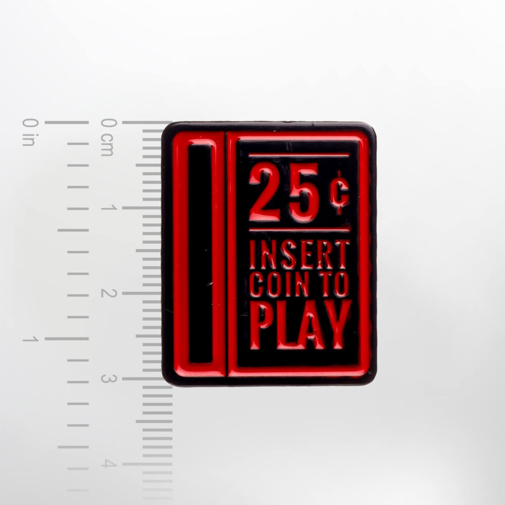 Insert Coin To Play – Smaltovaný odznak (#250) - Image 2