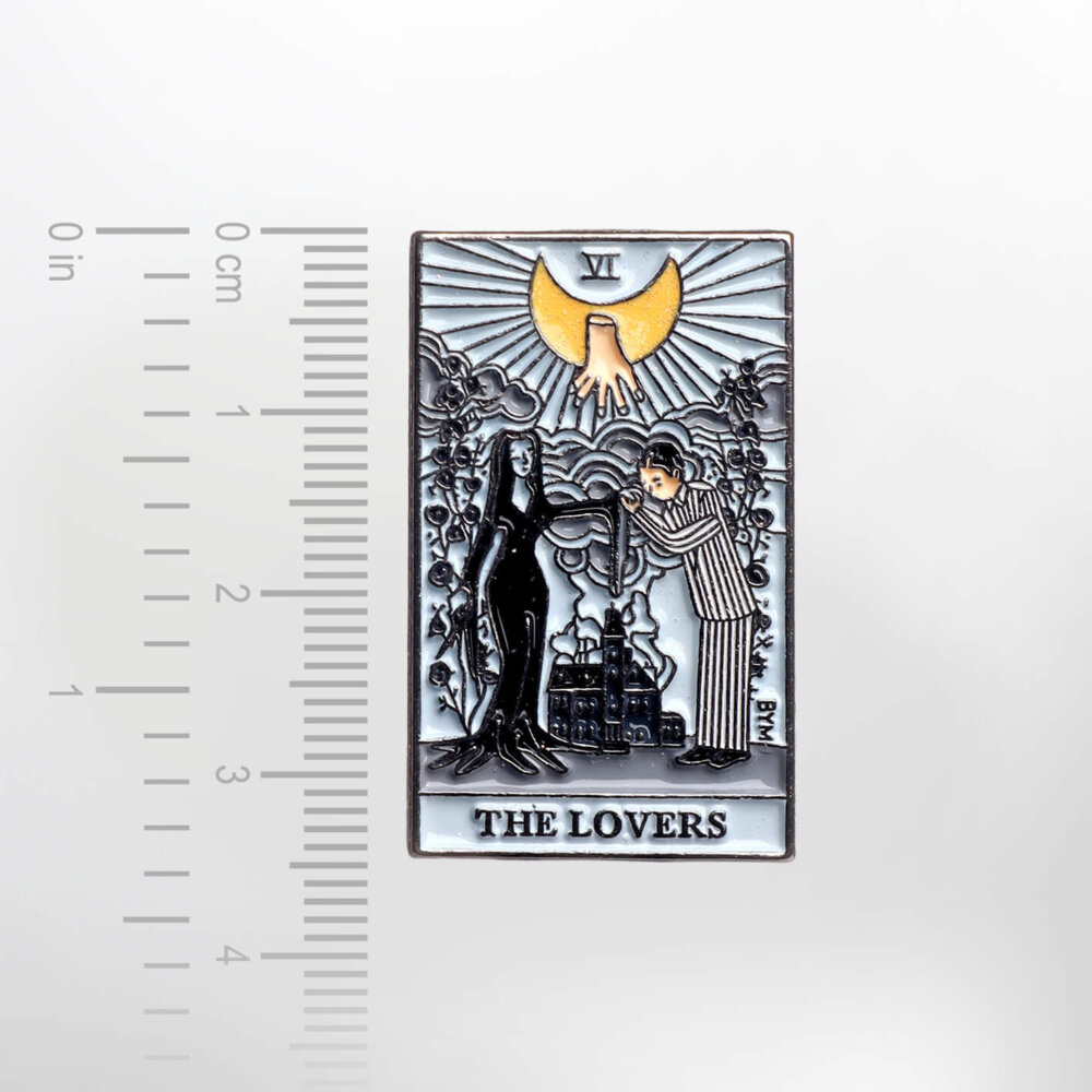 The Addams Family – Tarot Card – Smaltovaný odznak (#324) - Image 2