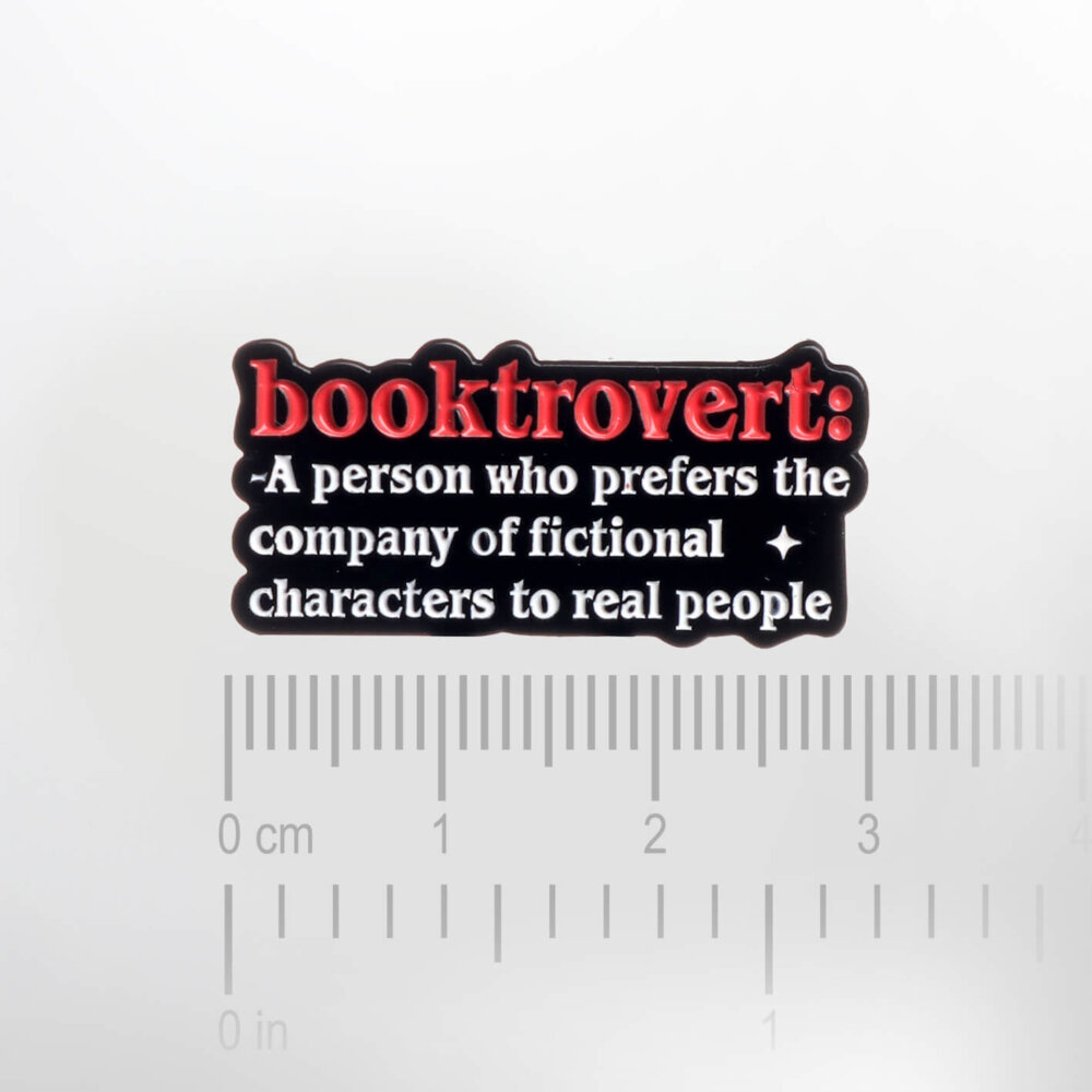 Booktrovert – Smaltovaný odznak (#357) - Image 2