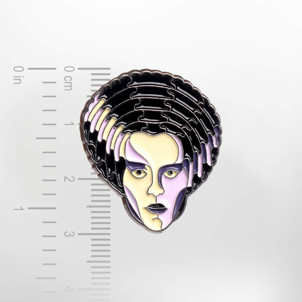 Bride of Frankenstein – The Monster's Bride – Smaltovaný odznak (#396) - Image 2